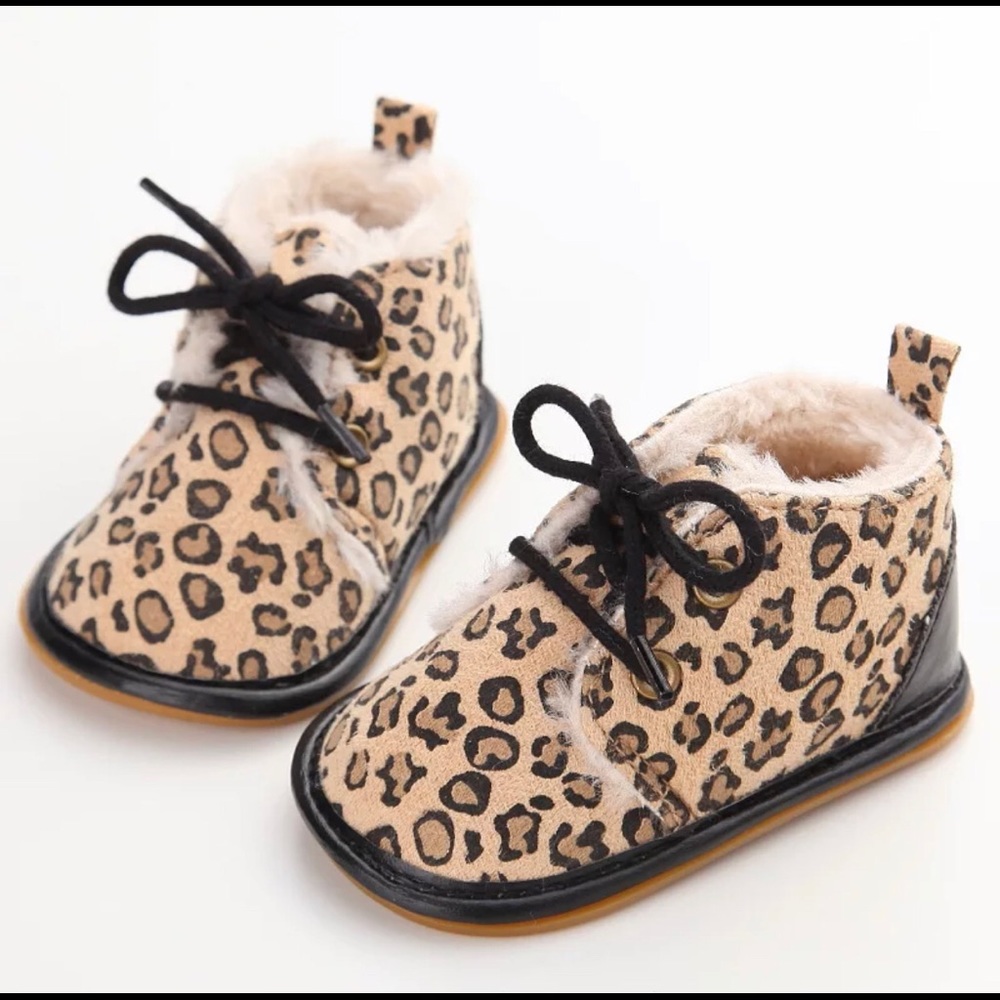 Baby girl cheetah print boot